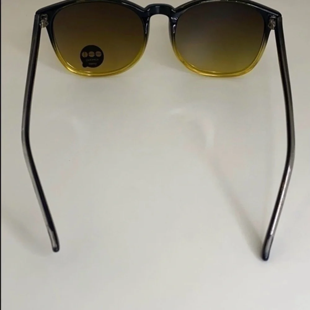 Komono Black Gold Sunglasses NEW Ombré UV400 Urkel Ecpressionist